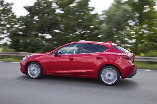 Mazda 3 / Axela Hatchback photo 14