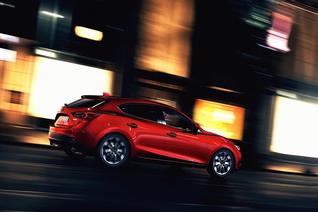 Mazda 3 / Axela Hatchback photo 18