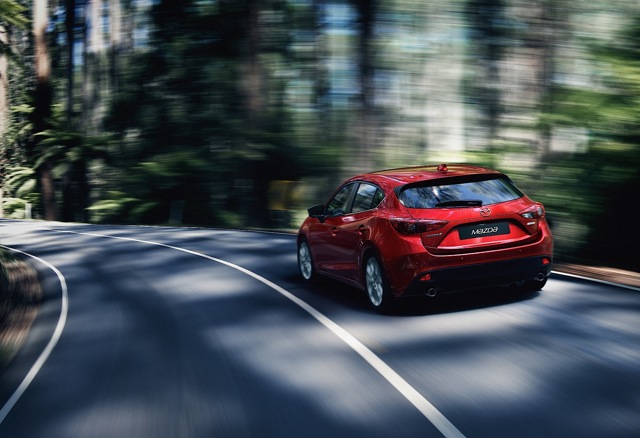 Mazda 3 / Axela Hatchback photo 19