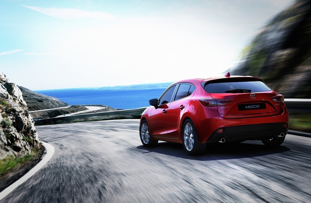 Mazda 3 / Axela Hatchback photo 20