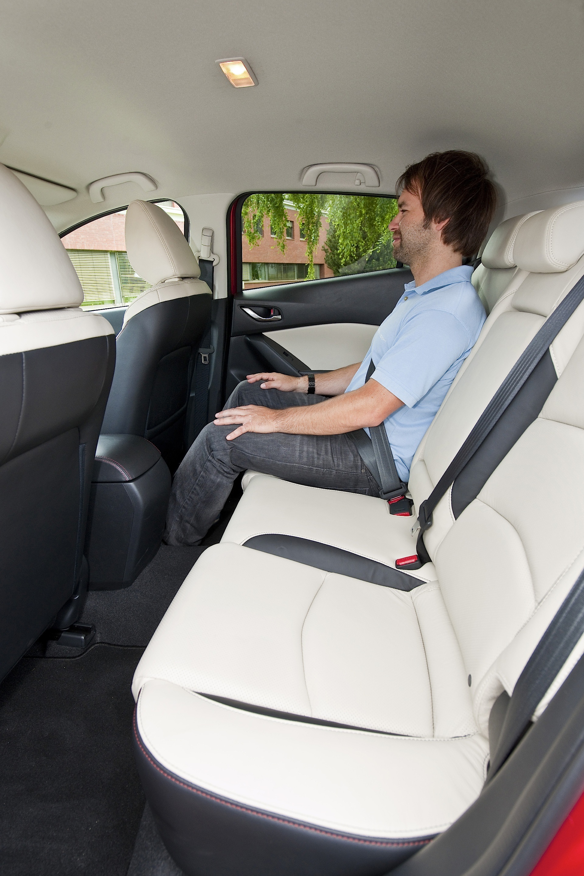 Mazda 3 / Axela Hatchback photo 39