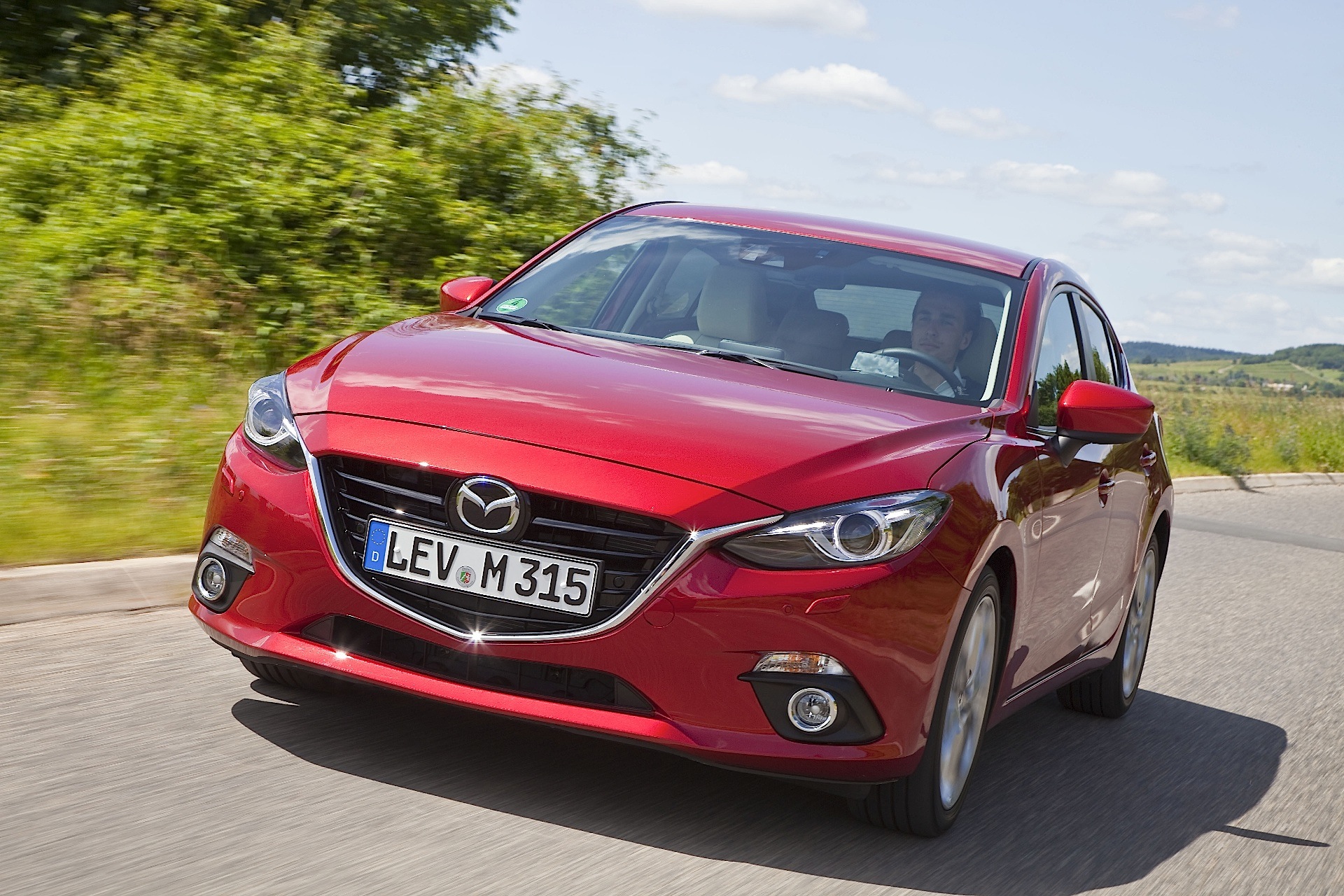 Mazda 3 / Axela Hatchback photo 4