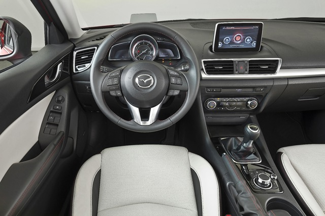 Mazda 3 / Axela Hatchback photo 54