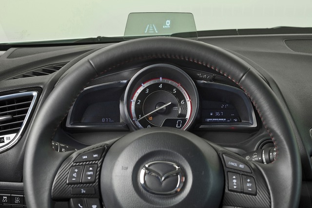 Mazda 3 / Axela Hatchback photo 55