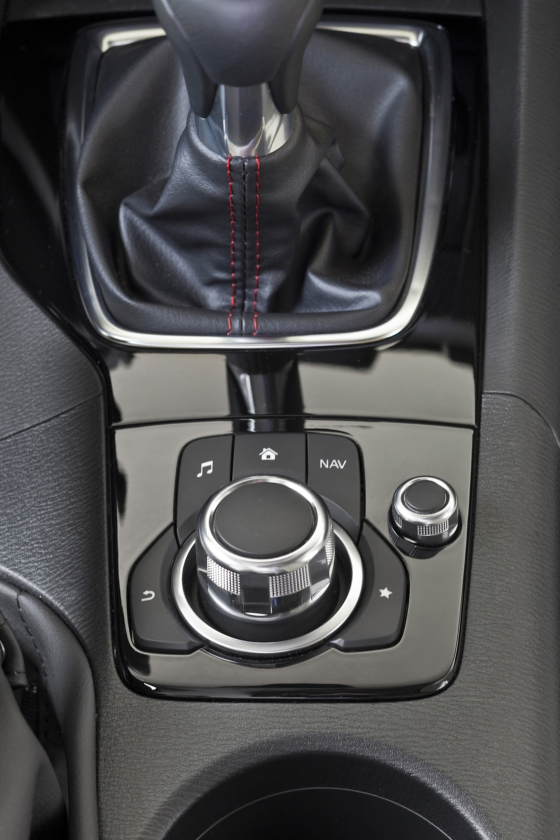 Mazda 3 / Axela Hatchback photo 59