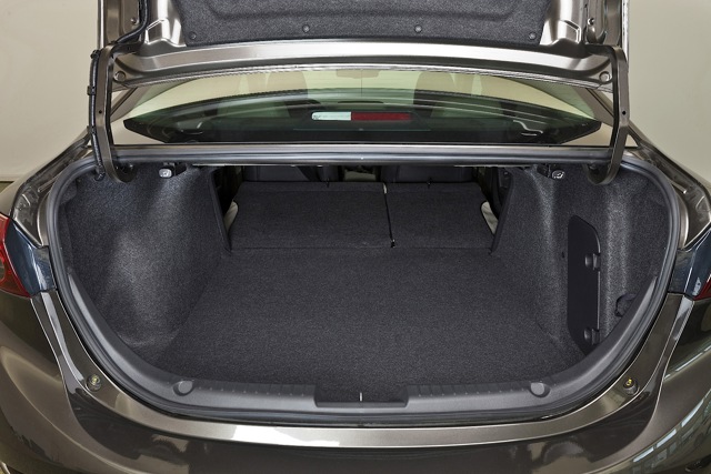 Mazda 3 / Axela Hatchback photo 64
