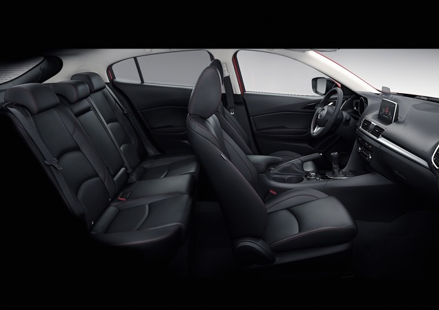Mazda 3 / Axela Hatchback photo 90