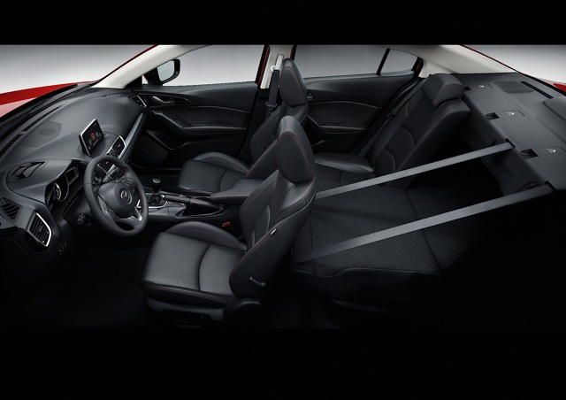 Mazda 3 / Axela Hatchback photo 92