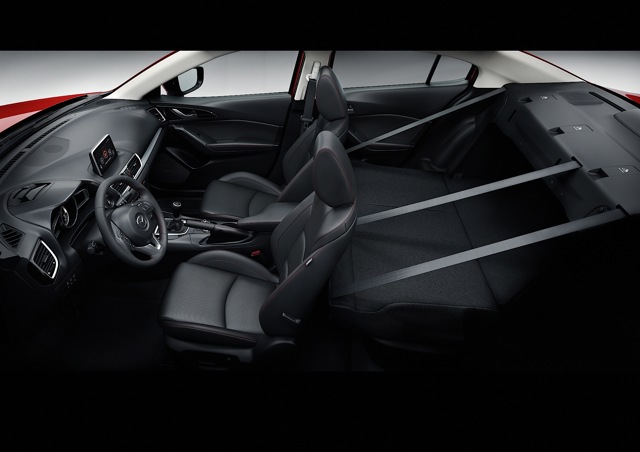 Mazda 3 / Axela Hatchback photo 93