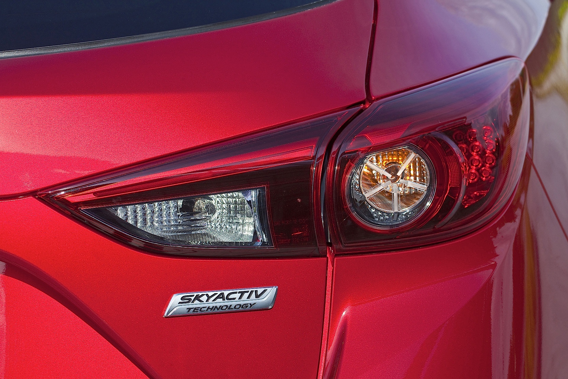 Mazda 3 / Axela Hatchback photo 31