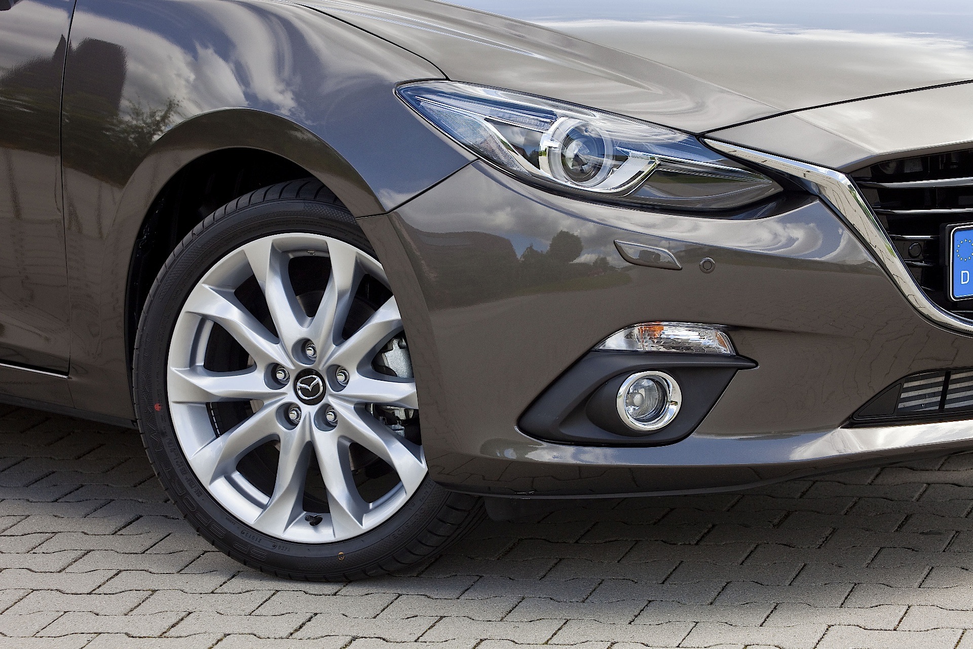 Mazda 3 / Axela Hatchback photo 35