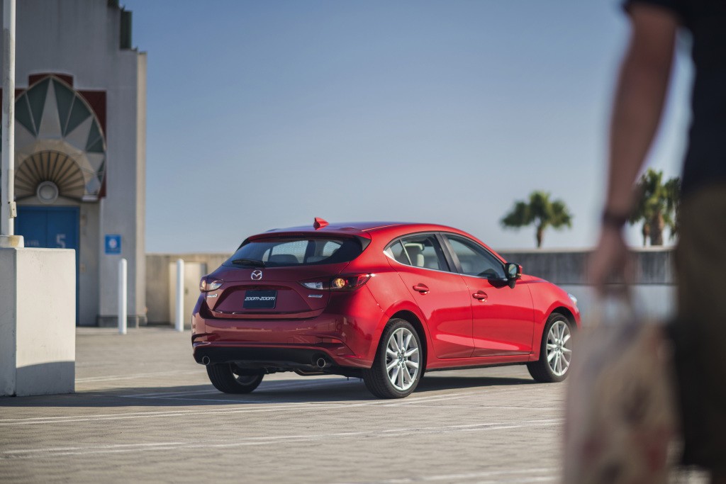 Mazda 3 / Axela Hatchback photo 4