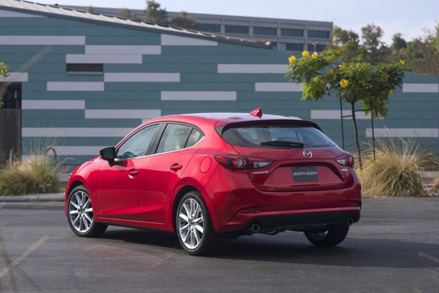 Mazda 3 / Axela Hatchback photo 5