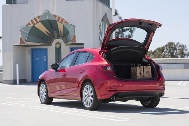 Mazda 3 / Axela Hatchback photo 7
