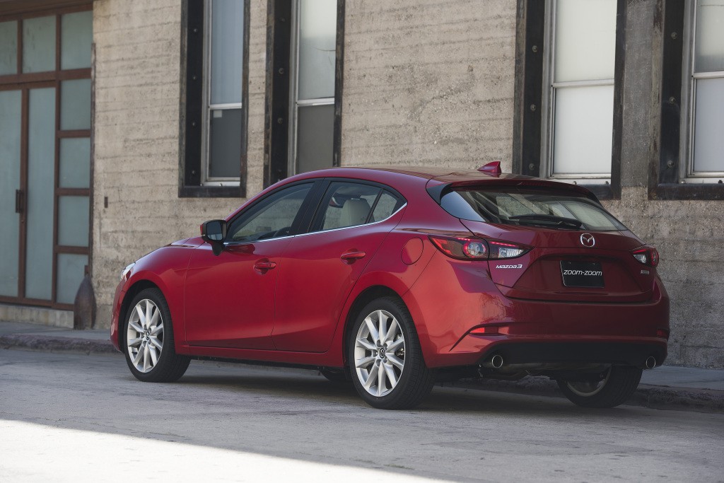 Mazda 3 / Axela Hatchback photo 11