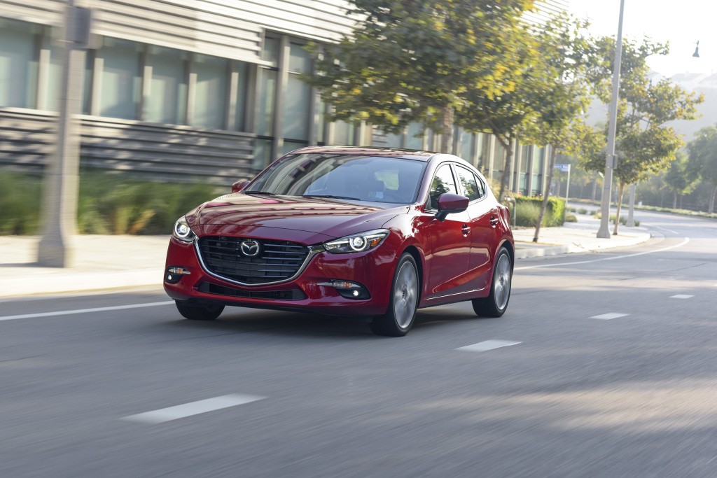 Mazda 3 / Axela Hatchback photo 13