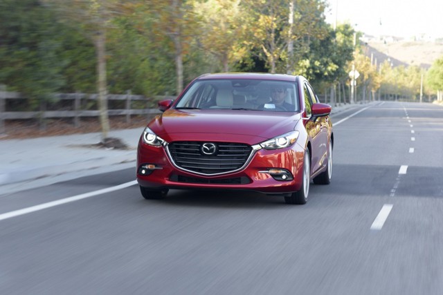 Mazda 3 / Axela Hatchback photo 14