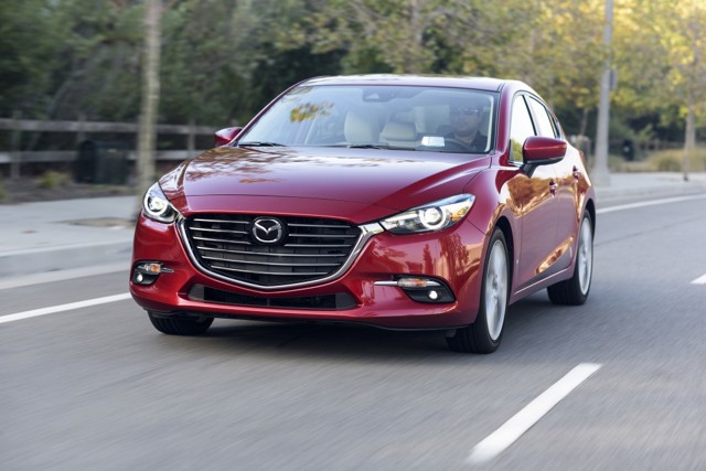 Mazda 3 / Axela Hatchback photo 15