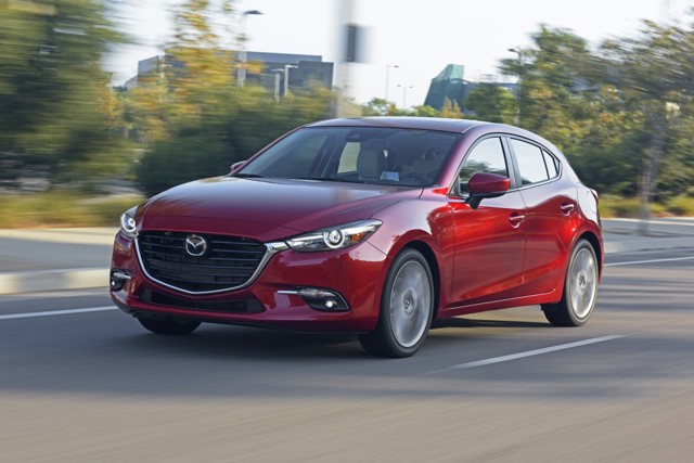Mazda 3 / Axela Hatchback photo 16