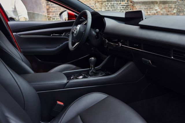 Mazda 3 / Axela Hatchback photo 13
