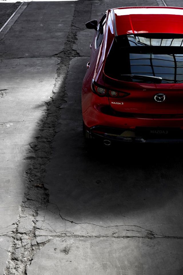 Mazda 3 / Axela Hatchback photo 3