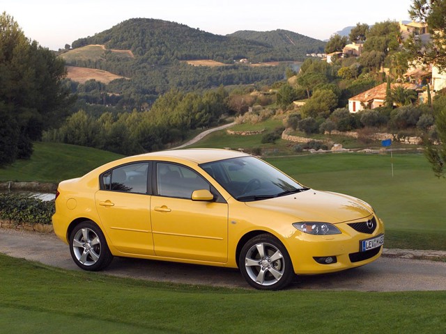 Mazda 3 / Axela Sedan photo 32