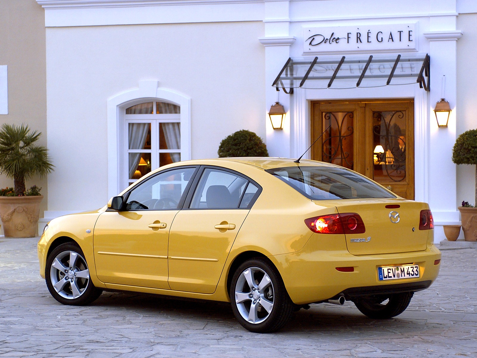 Mazda 3 / Axela Sedan photo 34