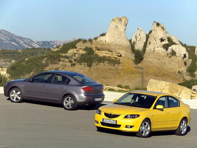Mazda 3 / Axela Sedan photo 37