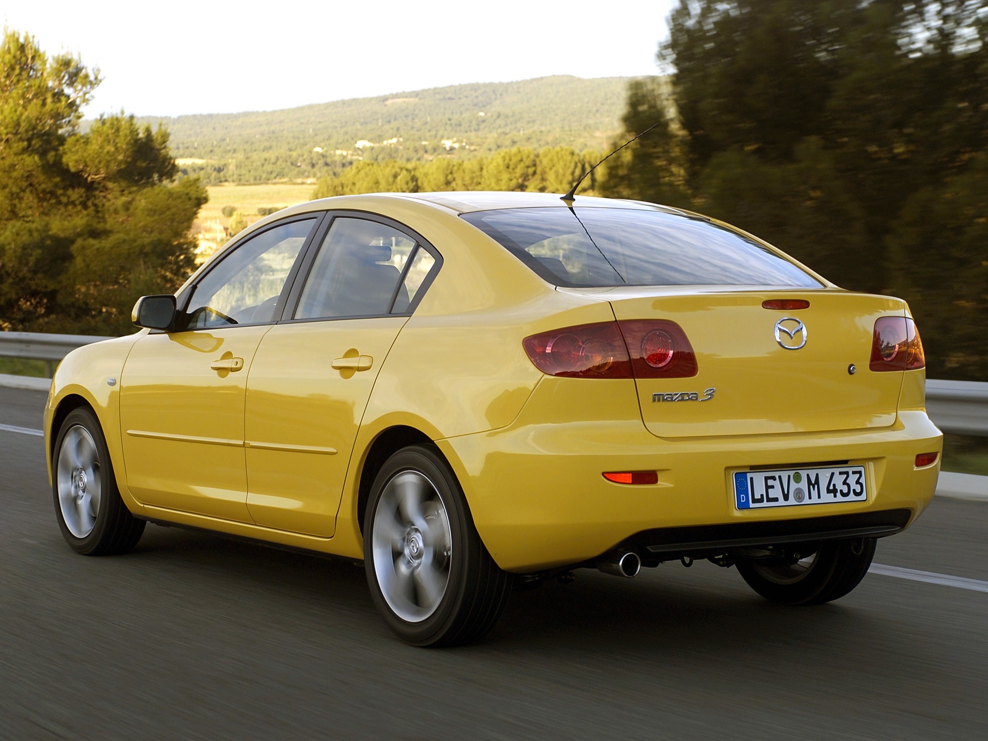 Mazda 3 / Axela Sedan photo 46