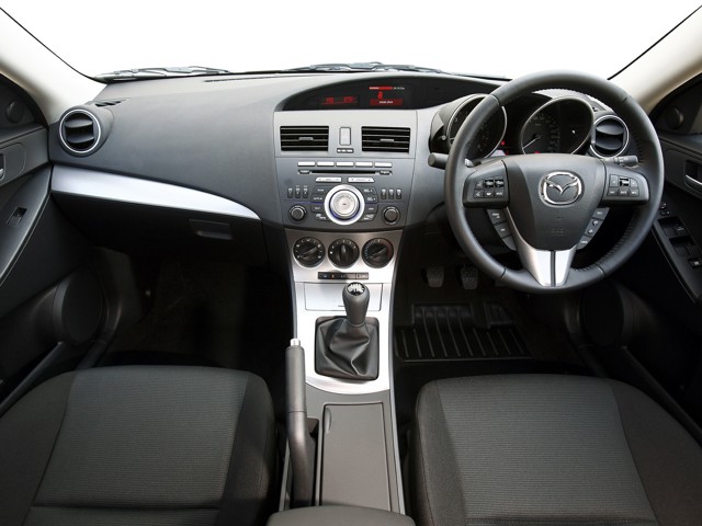 Mazda 3 / Axela Sedan photo 80