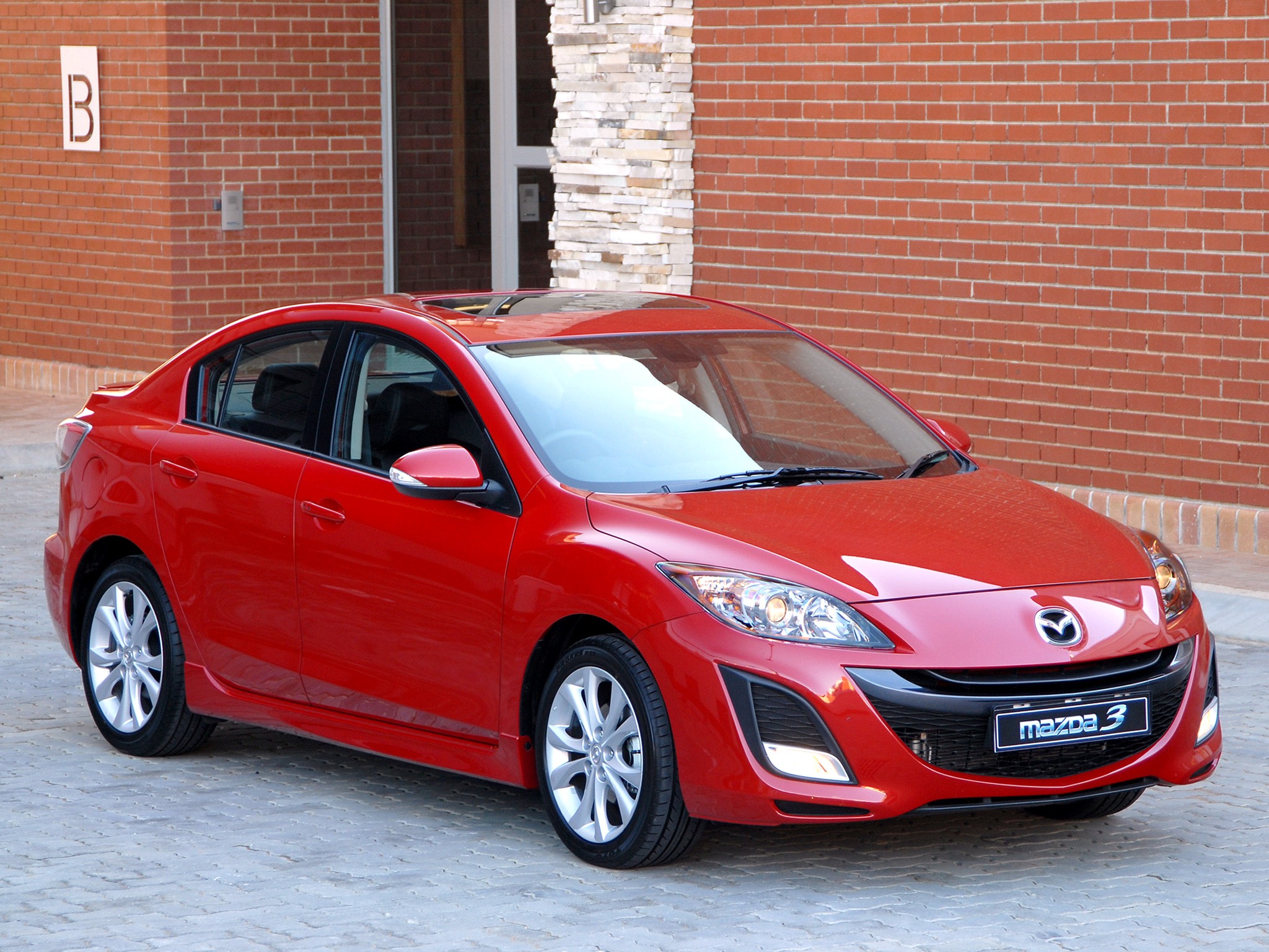 Mazda 3 / Axela Sedan photo 16