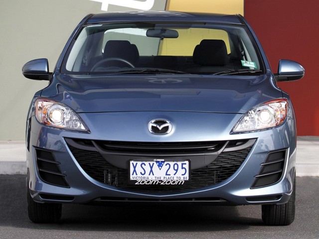 Mazda 3 / Axela Sedan photo 20