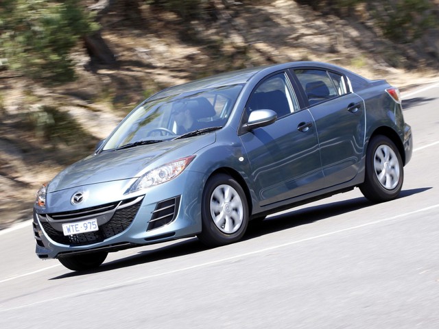 Mazda 3 / Axela Sedan photo 22