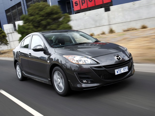 Mazda 3 / Axela Sedan photo 32