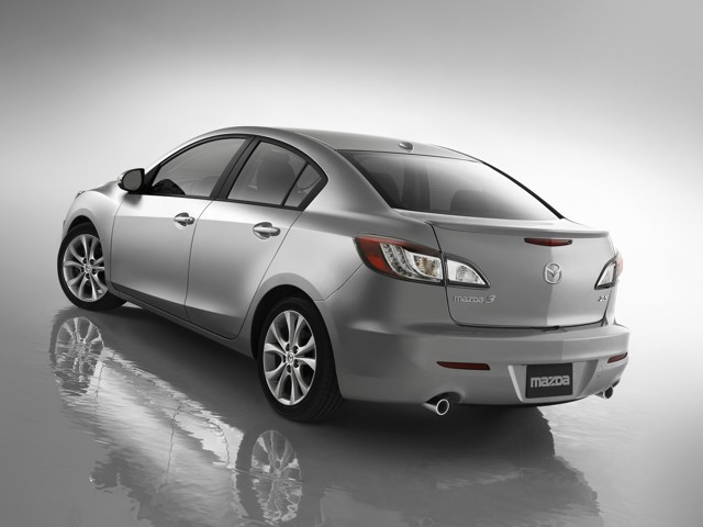 Mazda 3 / Axela Sedan photo 45