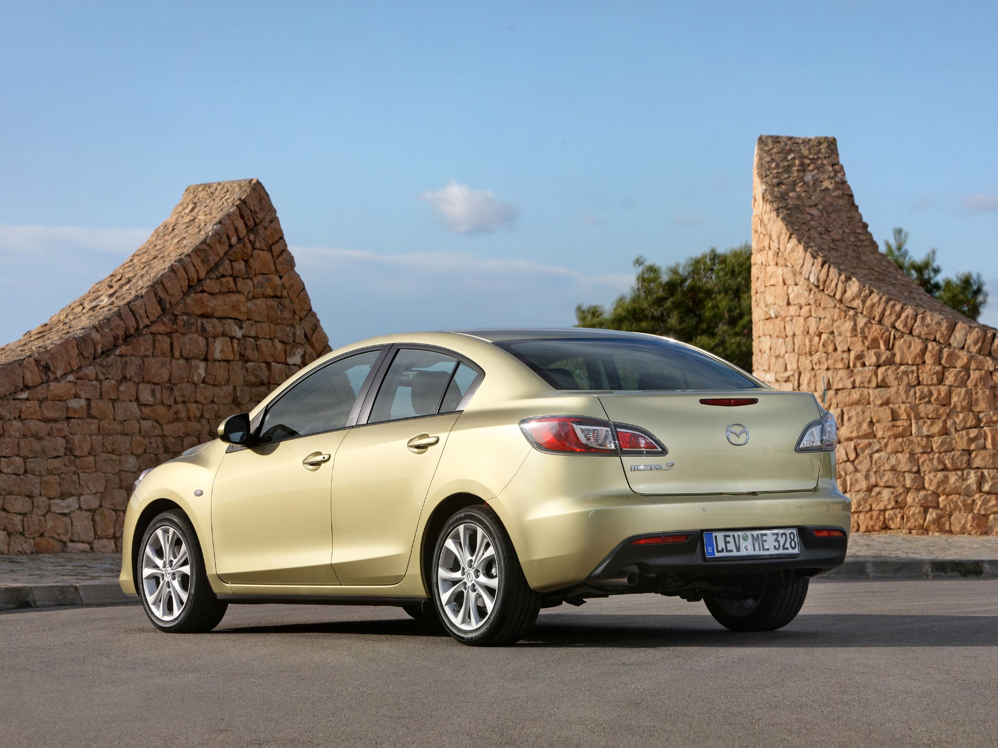 Mazda 3 / Axela Sedan photo 54