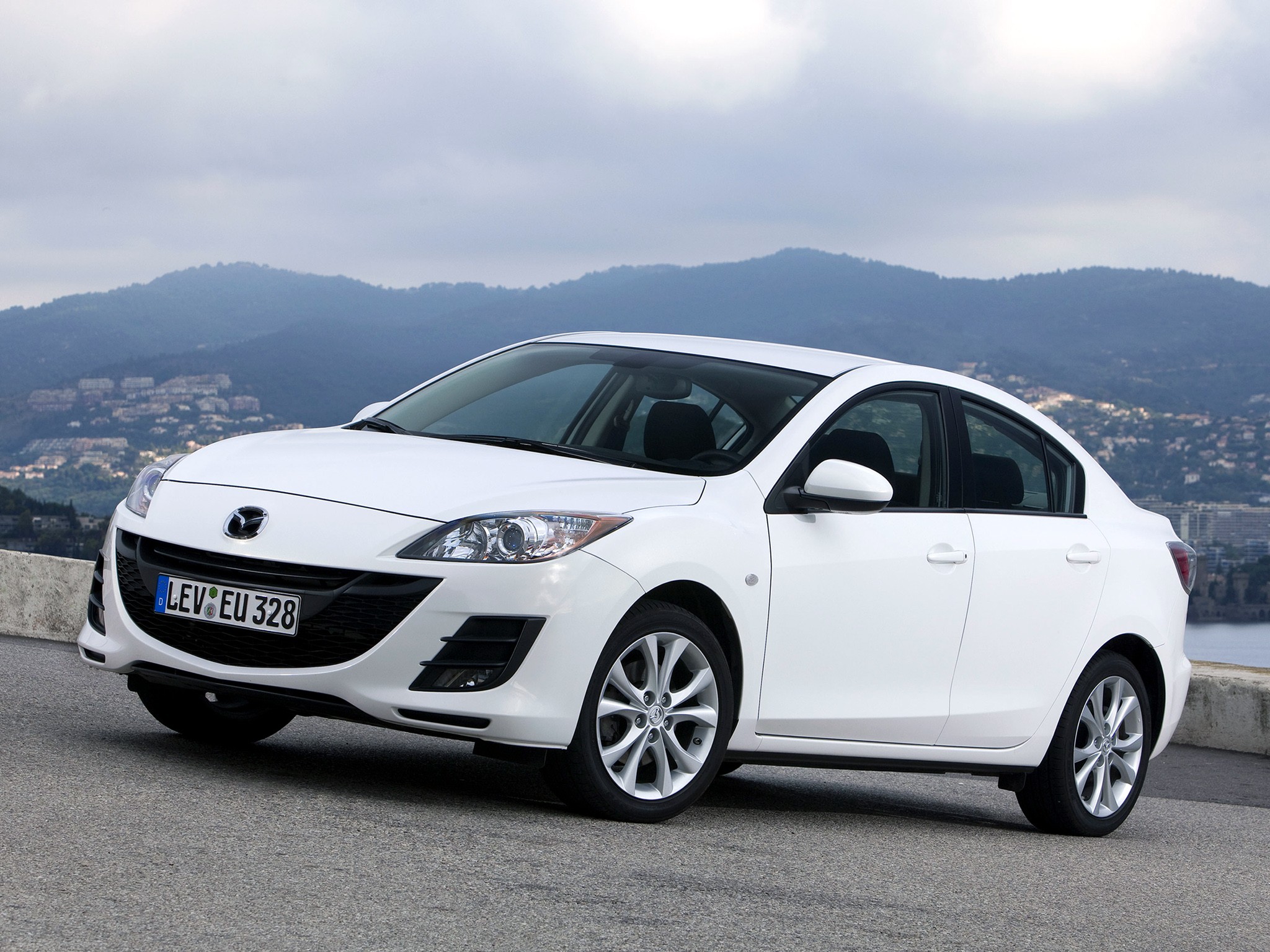 Mazda 3 / Axela Sedan photo 59