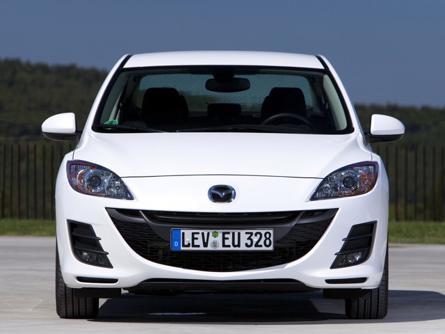 Mazda 3 / Axela Sedan photo 60