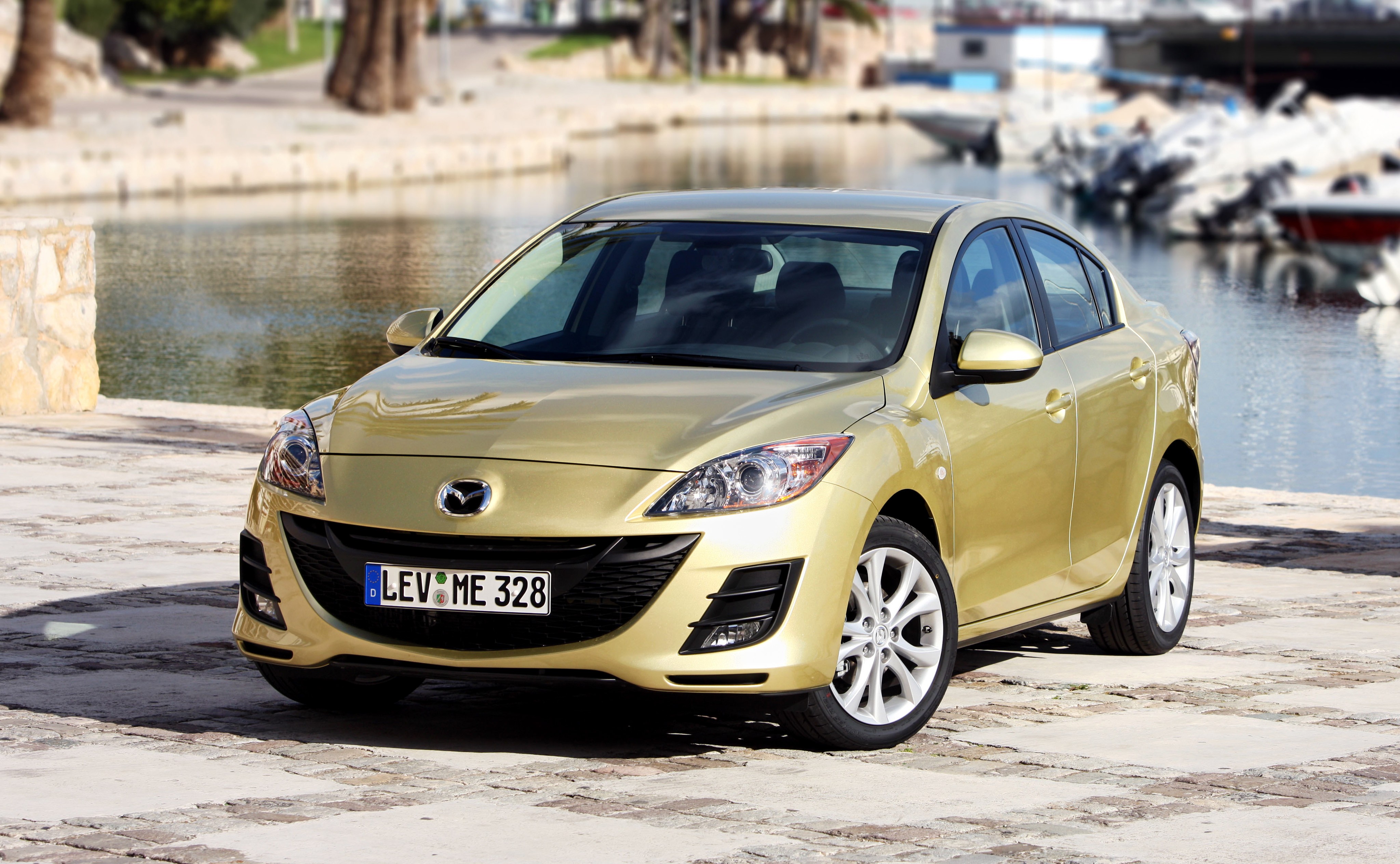 Mazda 3 / Axela Sedan photo 71