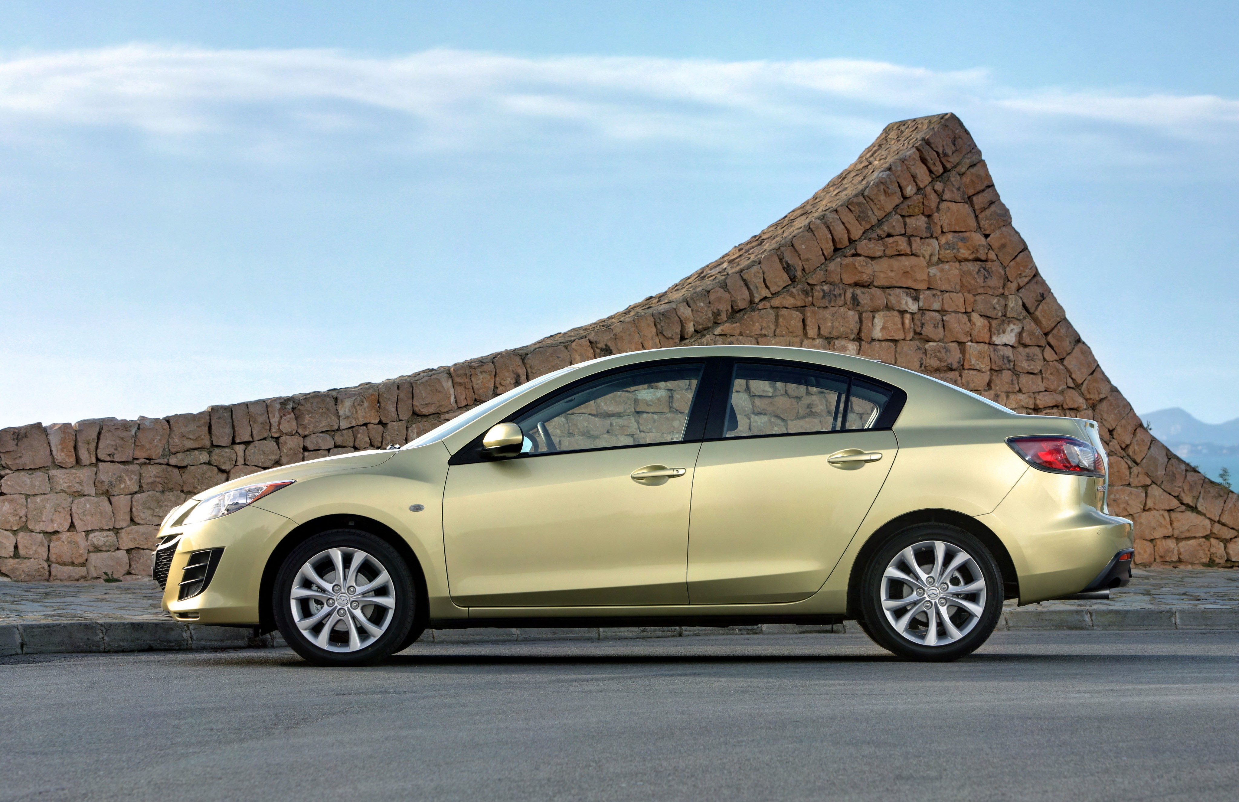 Mazda 3 / Axela Sedan photo 73