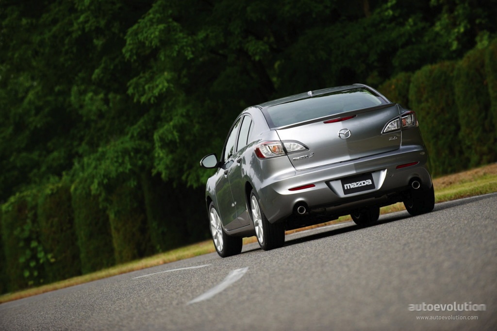 Mazda 3 / Axela Sedan photo 3