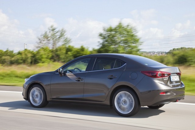 Mazda 3 / Axela Sedan Foto 3