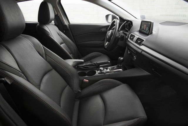 Mazda 3 / Axela Sedan Foto 30