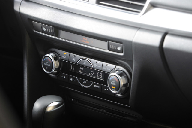 Mazda 3 / Axela Sedan Foto 37