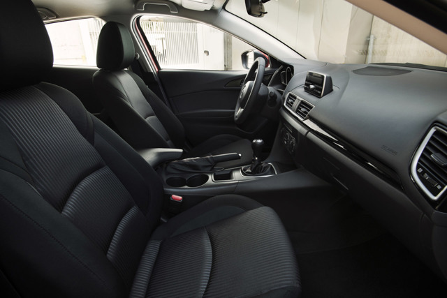 Mazda 3 / Axela Sedan Foto 45