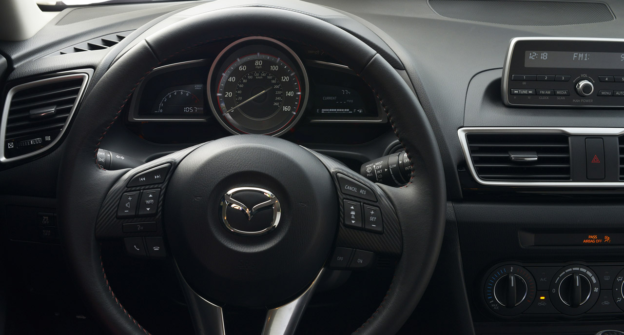 Mazda 3 / Axela Sedan photo 46