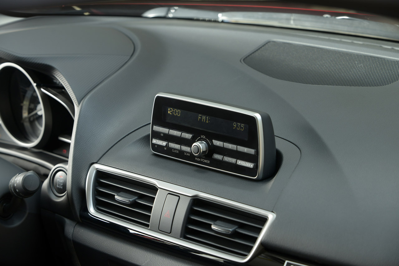 Mazda 3 / Axela Sedan photo 49