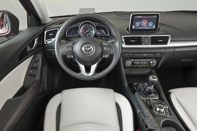 Mazda 3 / Axela Sedan Foto 24
