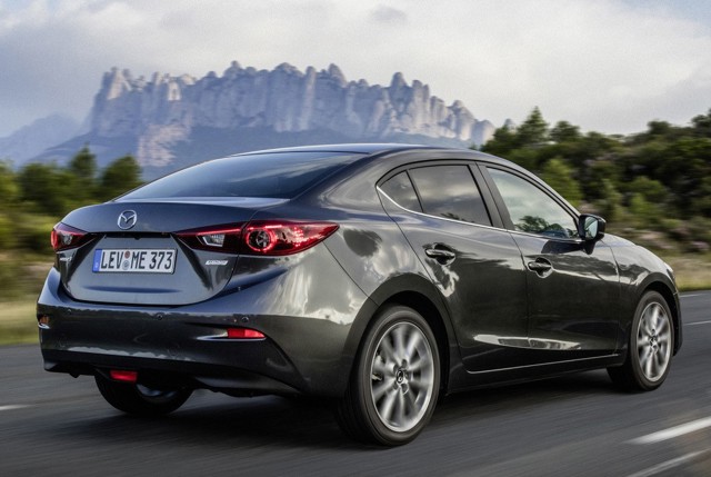 Mazda 3 / Axela Sedan foto 4