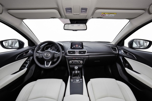 Mazda 3 / Axela Sedan foto 26